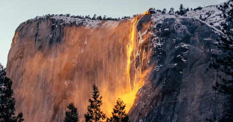 Огненият водопад Йосемити