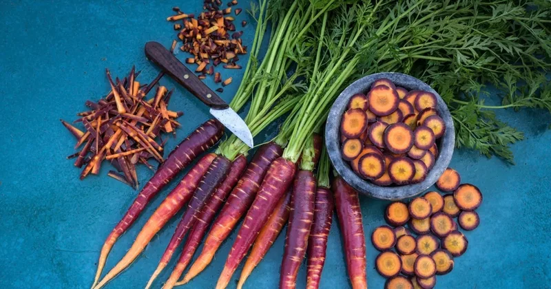 Garden Expert Tries New Fruits, Vegetables