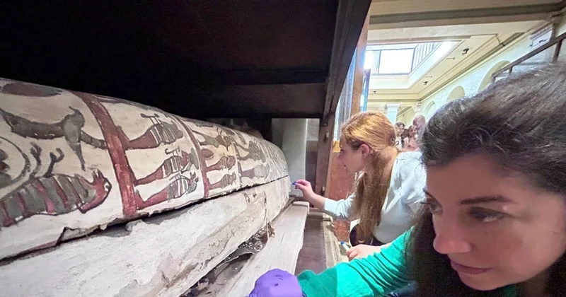 Researchers Use Chemical Examinations and Human Smell to Study Ancient Remains