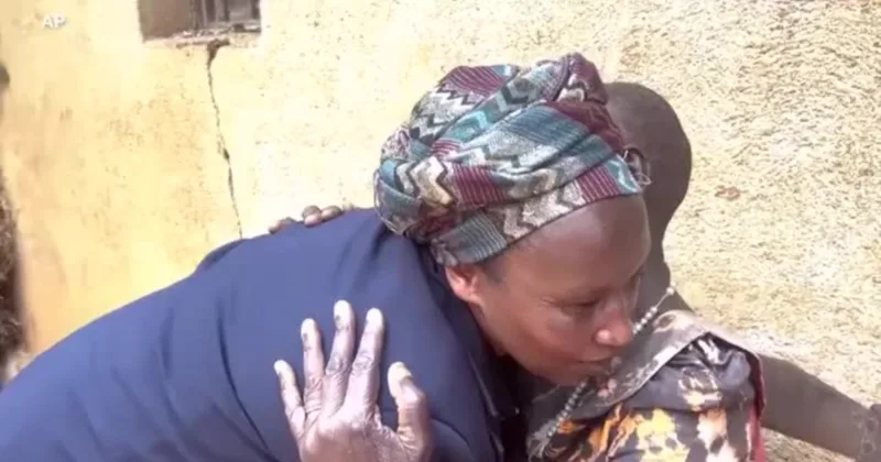 In Burundi, Women Learn Old Way to Say Hello