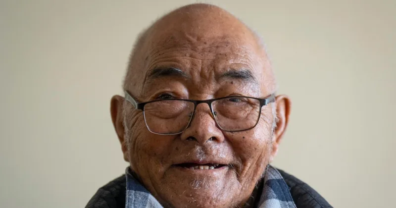Last Member of 1st Team to Top Everest Says Mountain Crowded, Dirty