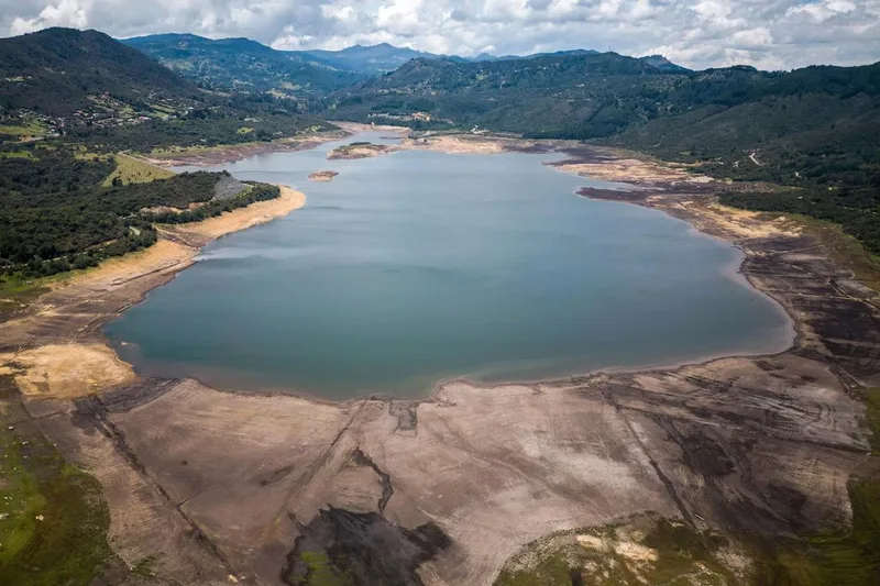 Мексико Сити изчерпва водата