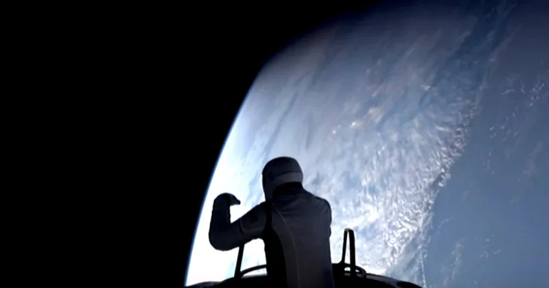 SpaceX Crew Returns to Earth after First Private Spacewalks