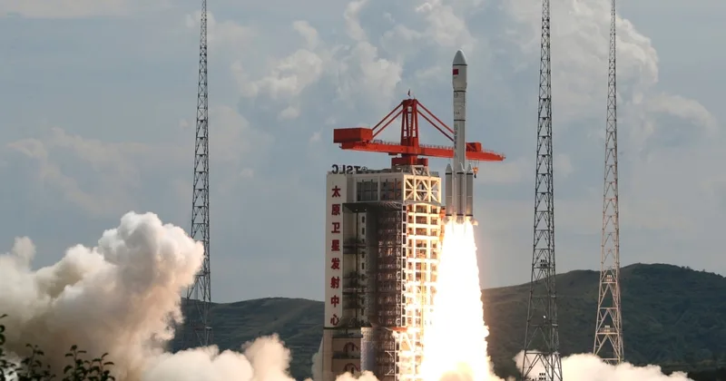 Chinese Rocket Breaks Up in Space, Releasing Hundreds of Debris Pieces