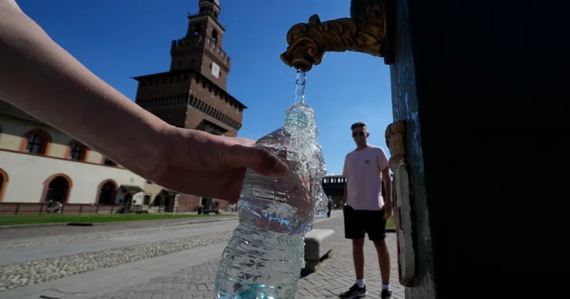 Study Finds Small Plastic Pieces in Bottled Water